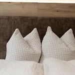Holiday home Sonnzeit *
